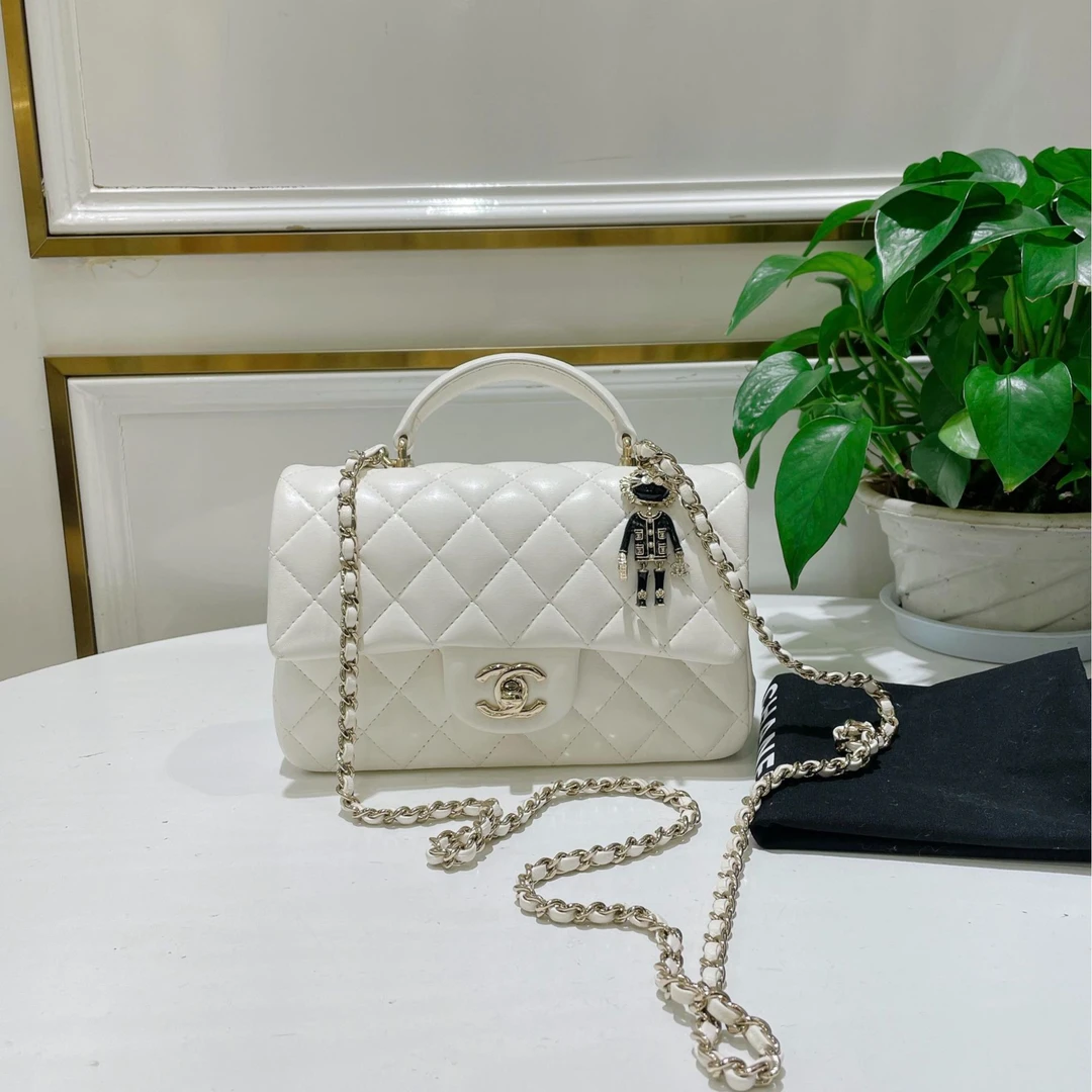 95新  一泽奢品/CHANEL/22P白色handle cf mini链条包/Z23121707