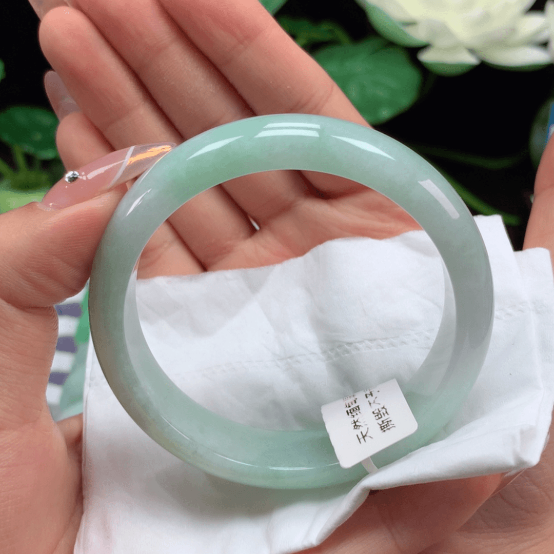 【闪购商品】翡翠手镯未镶嵌纯天然