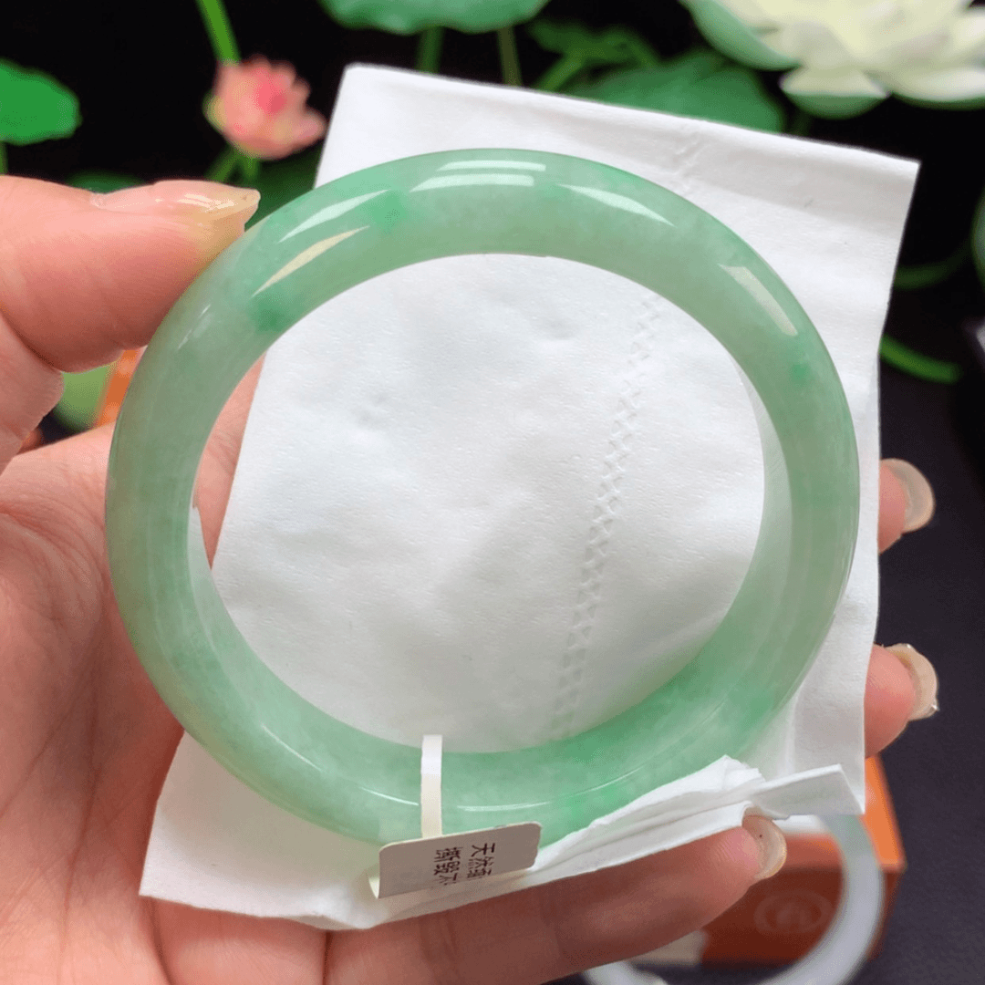 【闪购商品】翡翠手镯未镶嵌纯天然