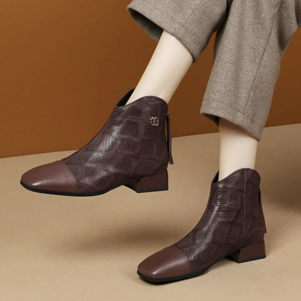 秋冬季新款真皮女靴复古短靴女百搭低跟加绒短筒靴大码及踝靴单靴