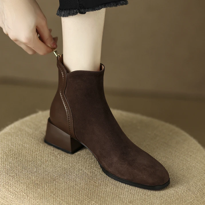 羊皮磨砂中跟秋冬女鞋方头及踝靴2025年新款全皮女靴子粗跟短靴女
