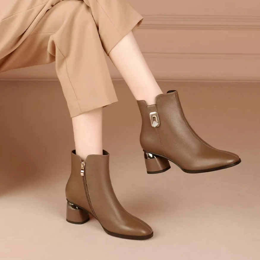 短靴女粗跟2025新款卡其色马丁靴女高跟鞋女鞋中跟女靴子加绒冬季