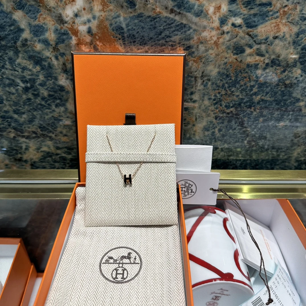 全新未使用 Hermes/爱马仕 黑金pop H mini 项链 01031