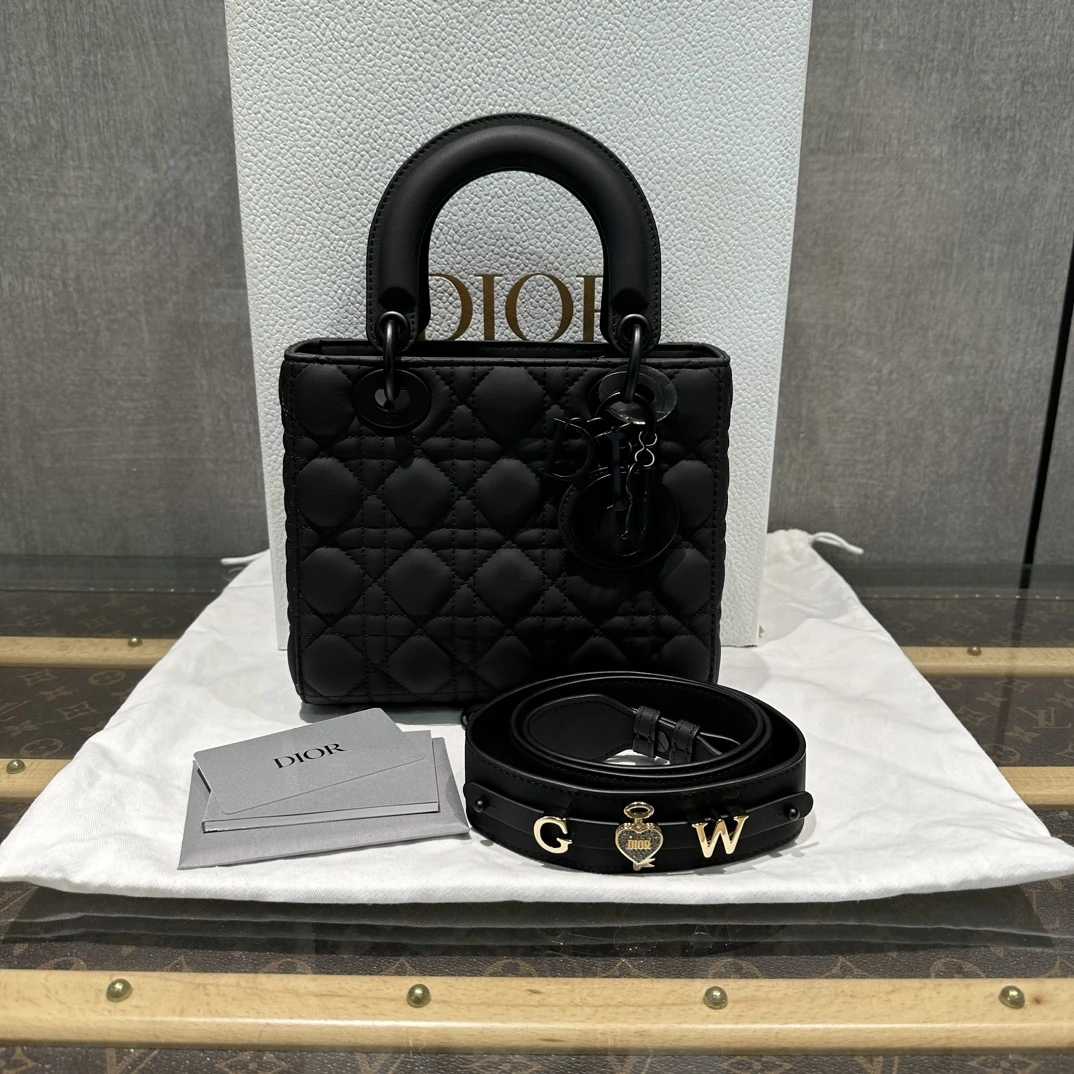 99新 DIOR/迪奥 so black四格戴妃磨砂黑宽肩带斜挎包 10327