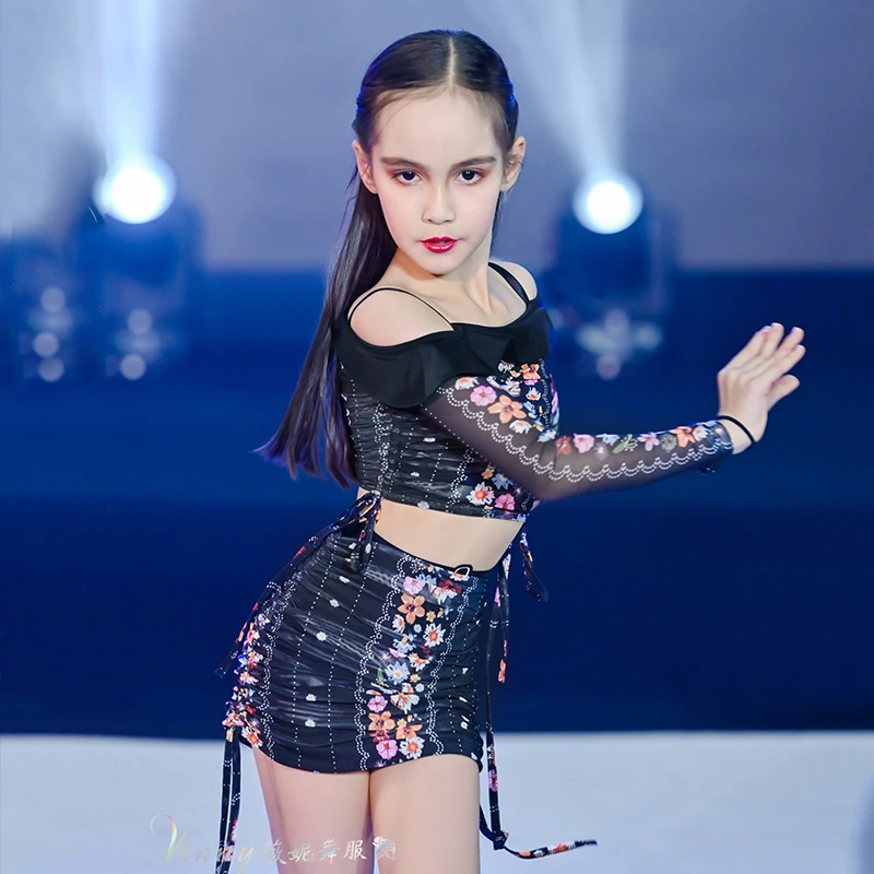 薇妮舞美拉丁舞服新款女童秋冬长袖显瘦露肩舞衣少儿时髦练功服