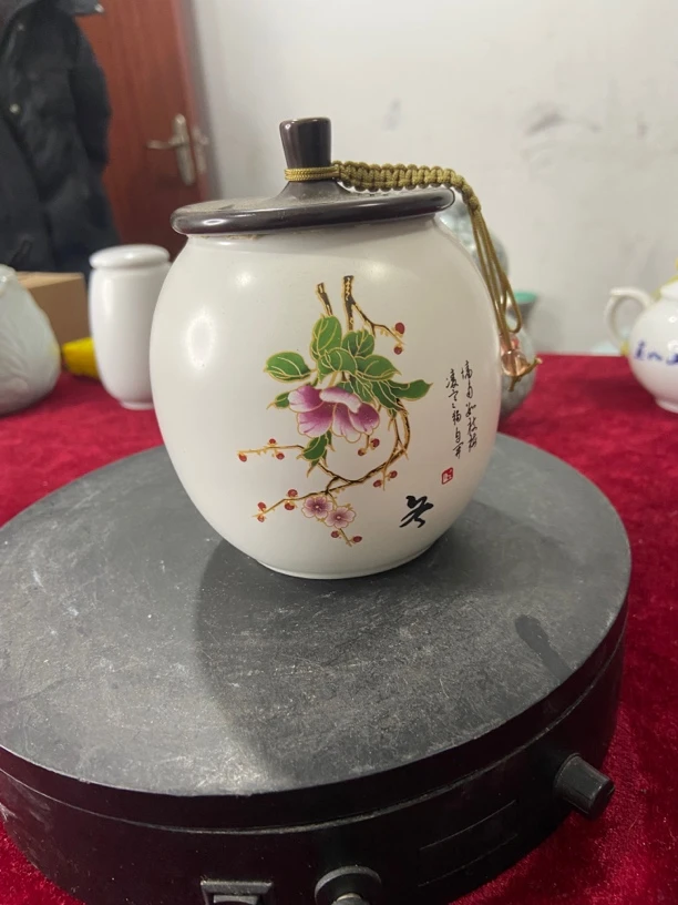 釉上粉彩花鸟茶叶罐
