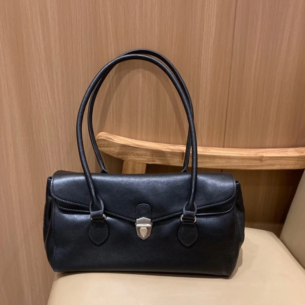 Misshoney 韩国东大门风 植鞣牛皮腋下法棍包