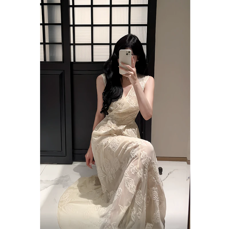 GJFD Good Job【云霓】法式复古刺绣连衣裙气质v领高级收腰长裙女夏
