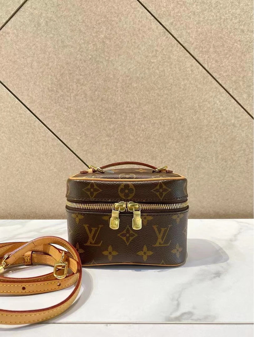 95新 LV LV 老花mini 化妆包