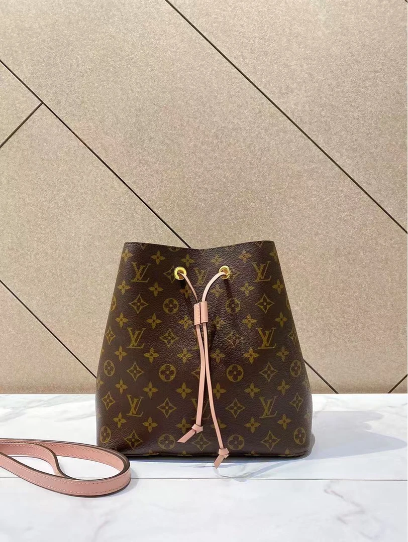 95新 LV 帝爵奢品/95新/LV 粉色水桶