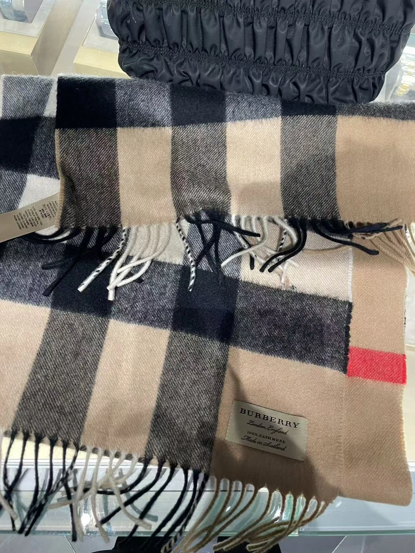 95新 BURBERRY/博柏利 帝爵奢品/95新/棕色围巾