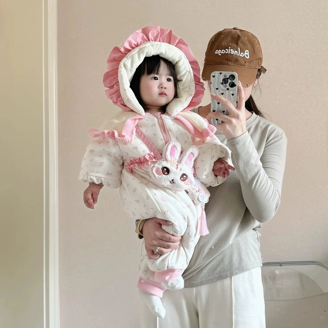 婴幼儿冬季玉兔可爱拜年周岁满月连体衣加绒加棉保暖外出服+包包