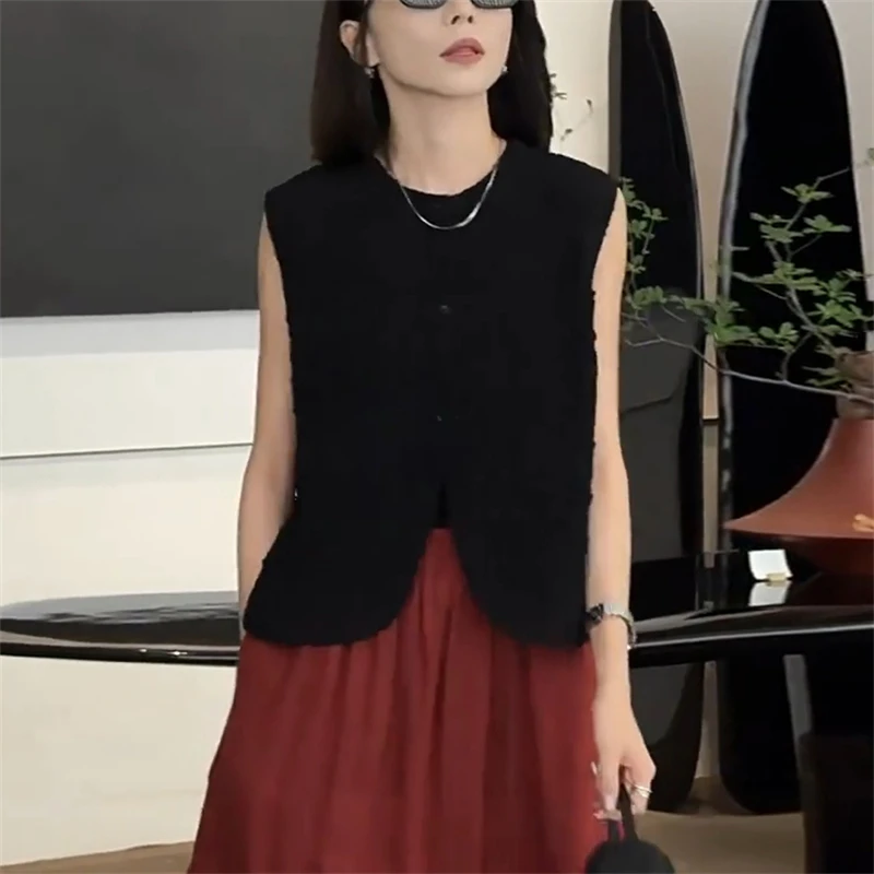 夏季通勤女装高级感2025时尚休闲露肩单排扣上衣显瘦独特漂亮衬衫