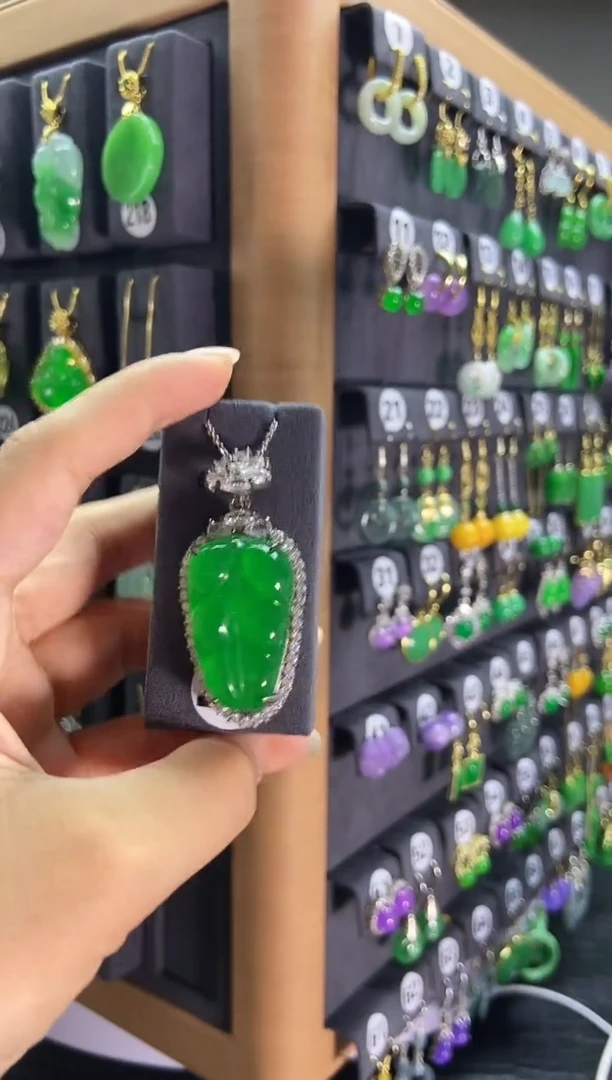 【闪购商品】翡翠耳饰银S925镶嵌25000