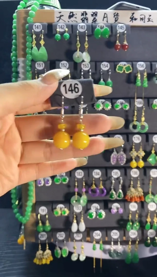 【闪购商品】翡翠耳饰银S925镶嵌146...