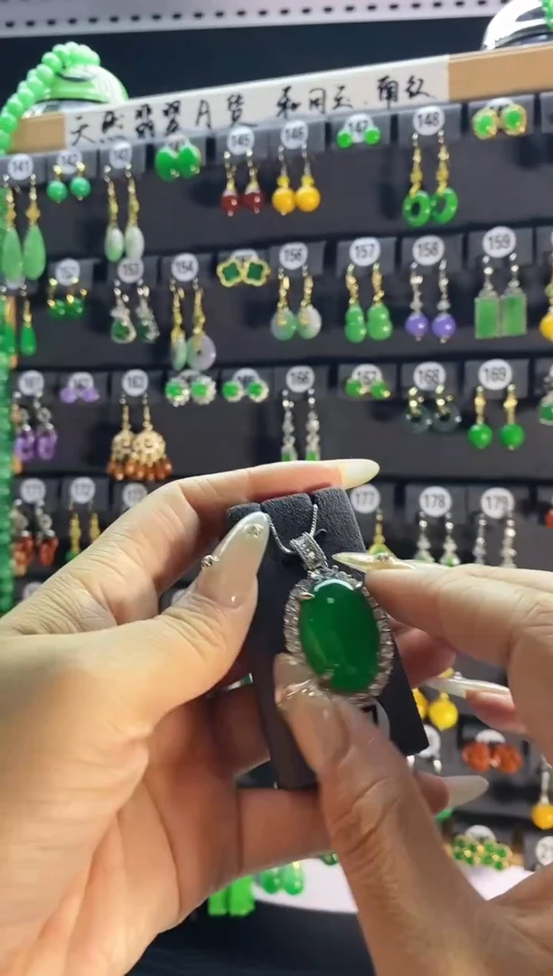 【闪购商品】翡翠颈饰银S925镶嵌227....