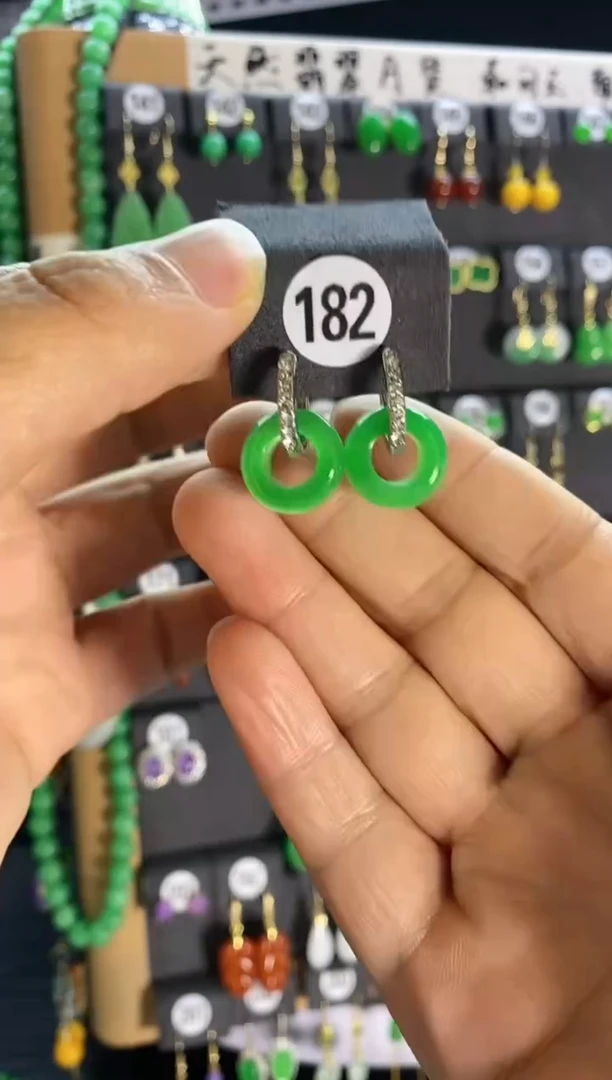 【闪购商品】翡翠耳饰银S925镶嵌182...