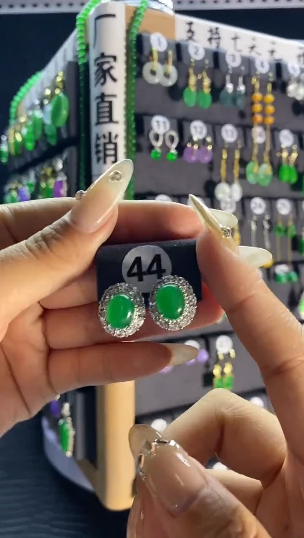 【闪购商品】翡翠颈饰银S925镶嵌44....