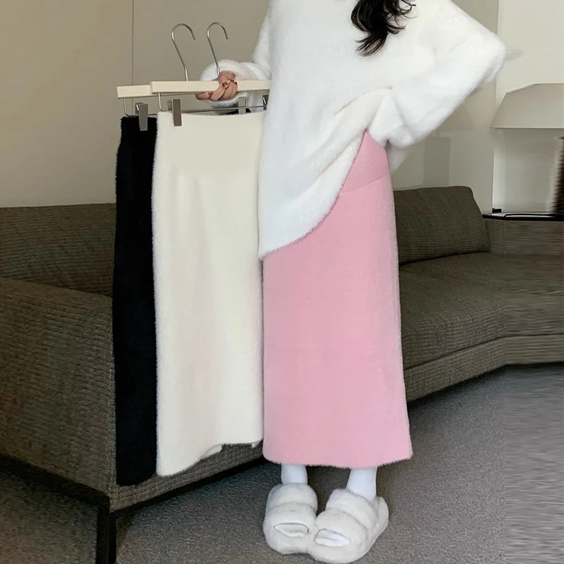 孕妇半身裙秋冬季韩版时尚简约纯色半身裙休闲中长款水貂绒直筒裙