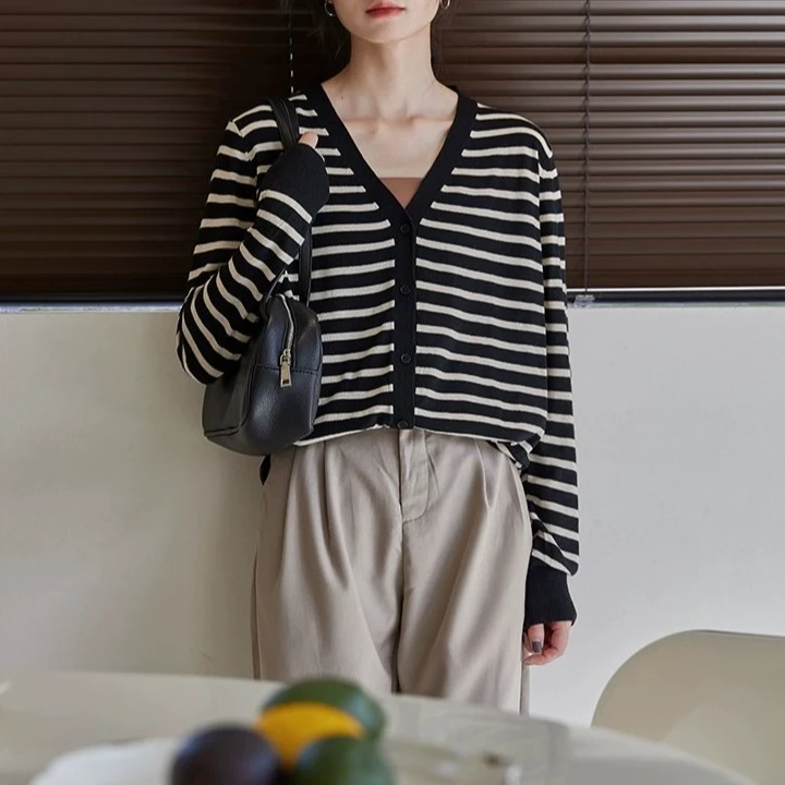 H.Chen-极简风经典永不过的条纹V领长袖针织衫开衫