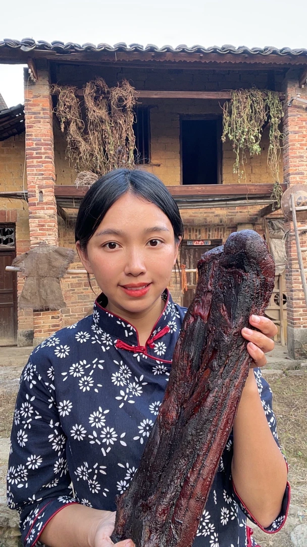 腊味湖南特产烟熏腊五花肉传统美味