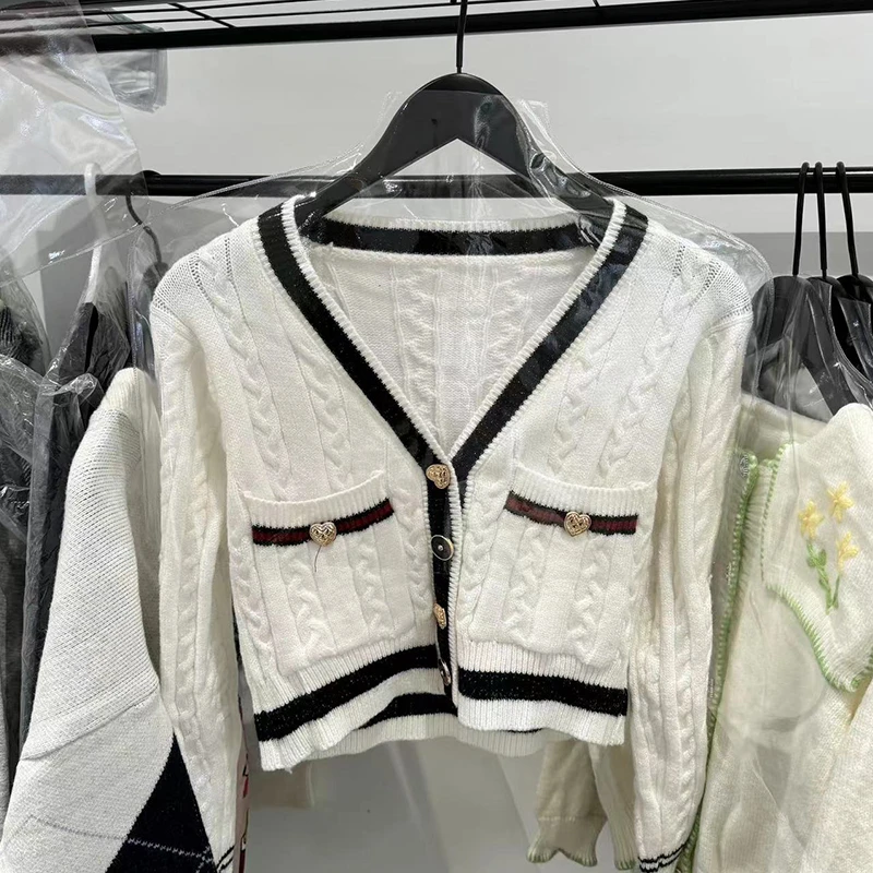 随机送衣服包包