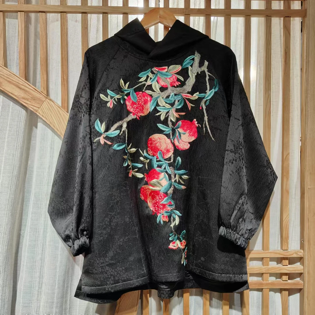 凤徕兮私人定制黑底石榴刺绣中长款带帽卫衣（LS473）石榴