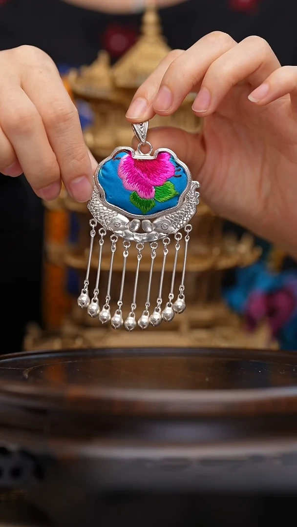 【闪购商品】刺绣黔东南苗族刺绣A151