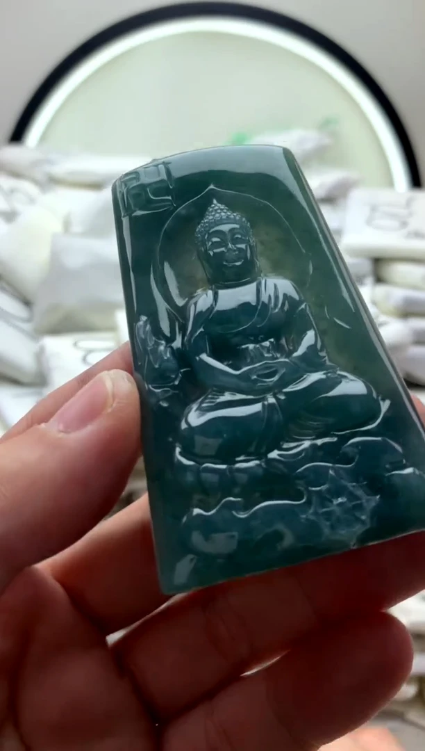 【闪购商品】翡翠颈饰未镶嵌属羊属猴大日如来