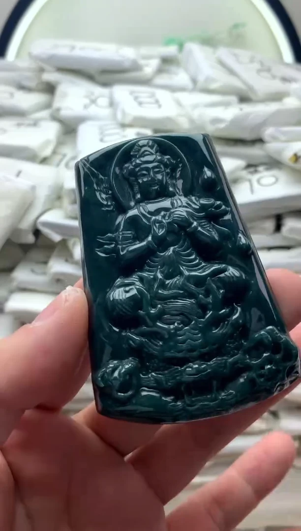 【闪购商品】翡翠颈饰未镶嵌大势至【品质一般介意慎拍】