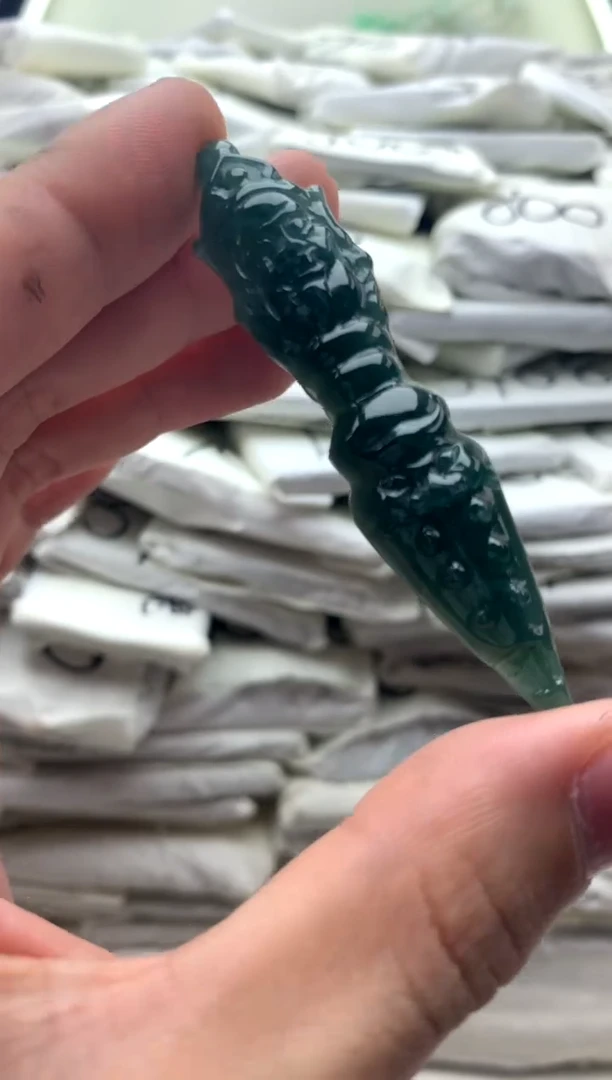 【闪购商品】翡翠颈饰未镶嵌降魔杵【品质一般介意慎拍】