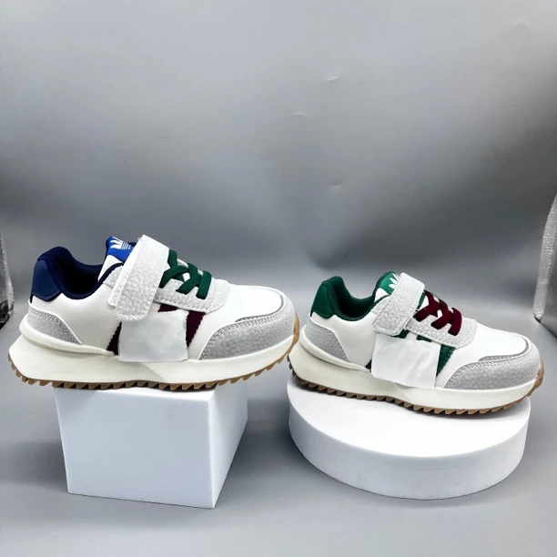 N2区B2中童皮面防水潮款魔术贴运动鞋