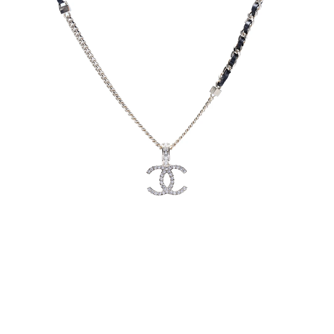 全新未使用 Chanel/香奈儿 小花佳珊水钻双C吊坠 皮穿链条 项链