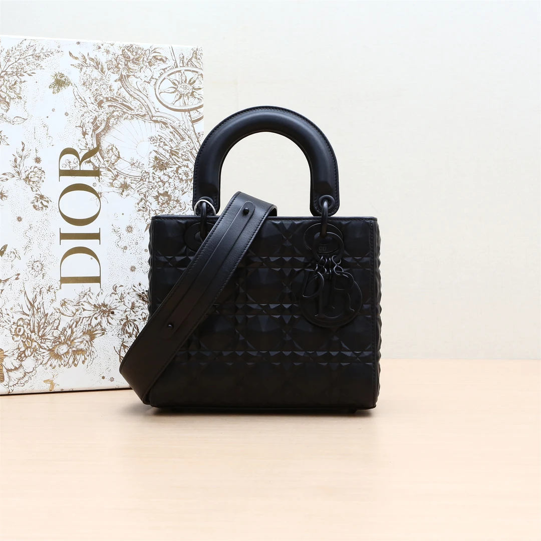 99新 DIOR/迪奥 小花攀攀戴妃包 四格 钻石形状 黑色 皮革C
