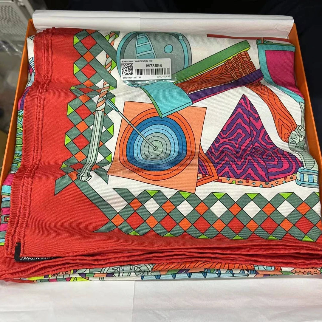 99新 Hermes/爱马仕 小花攀攀 P234347700 爱马仕丝巾 86*83