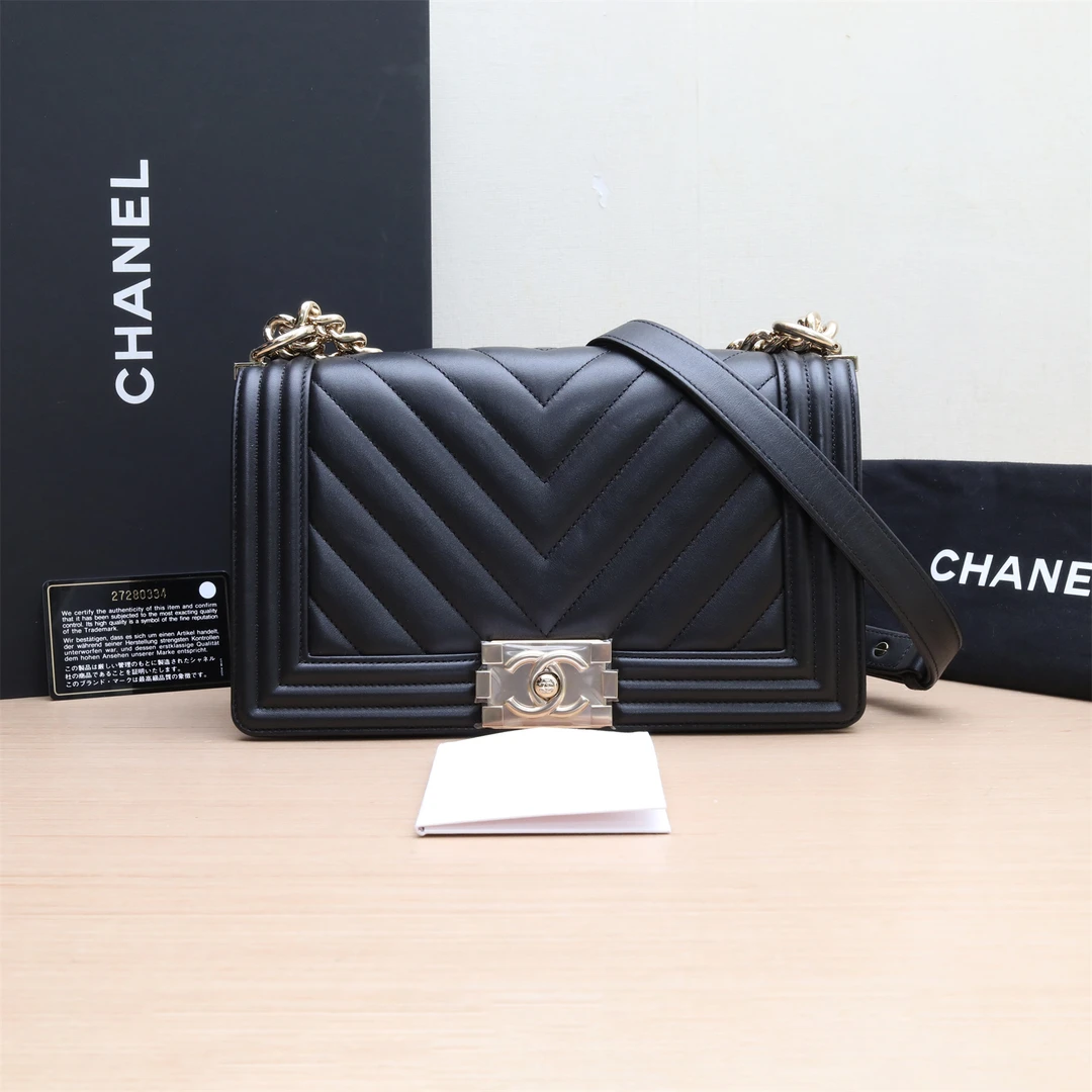 95新 Chanel/香奈儿 新粉 黑黑精选Leboy 中号 25cm 黑色 27开