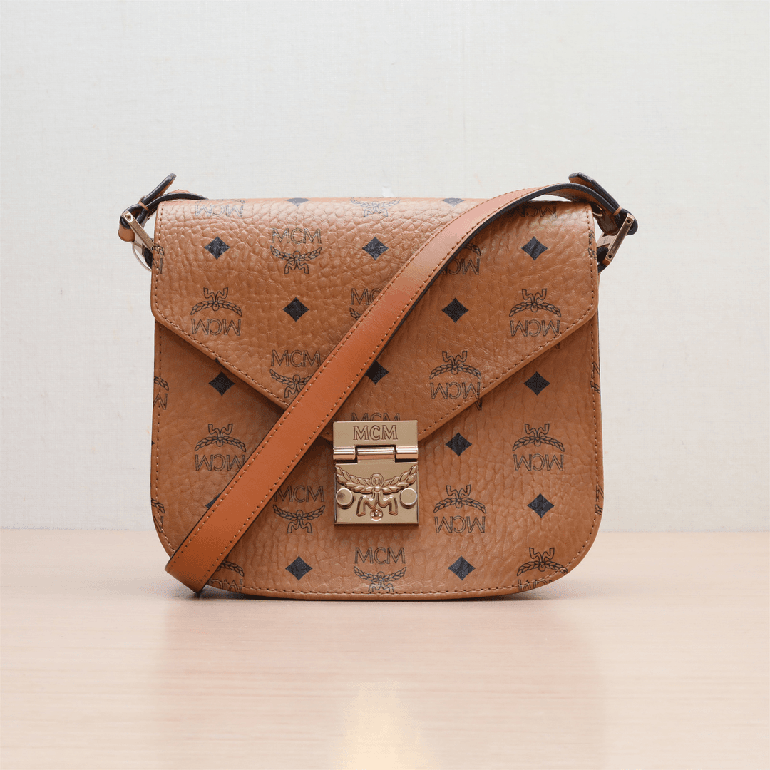 95新 MCM 【33精选】P224622761邮差包 干邑色 皮革C