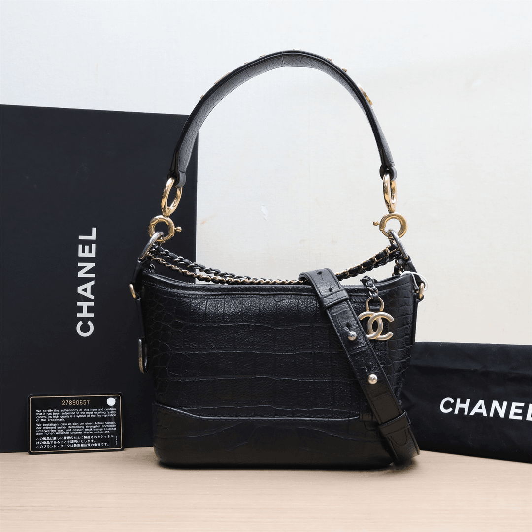 99新 Chanel/香奈儿 小花攀攀流浪包小号 20皮革C 27开鳄鱼压纹