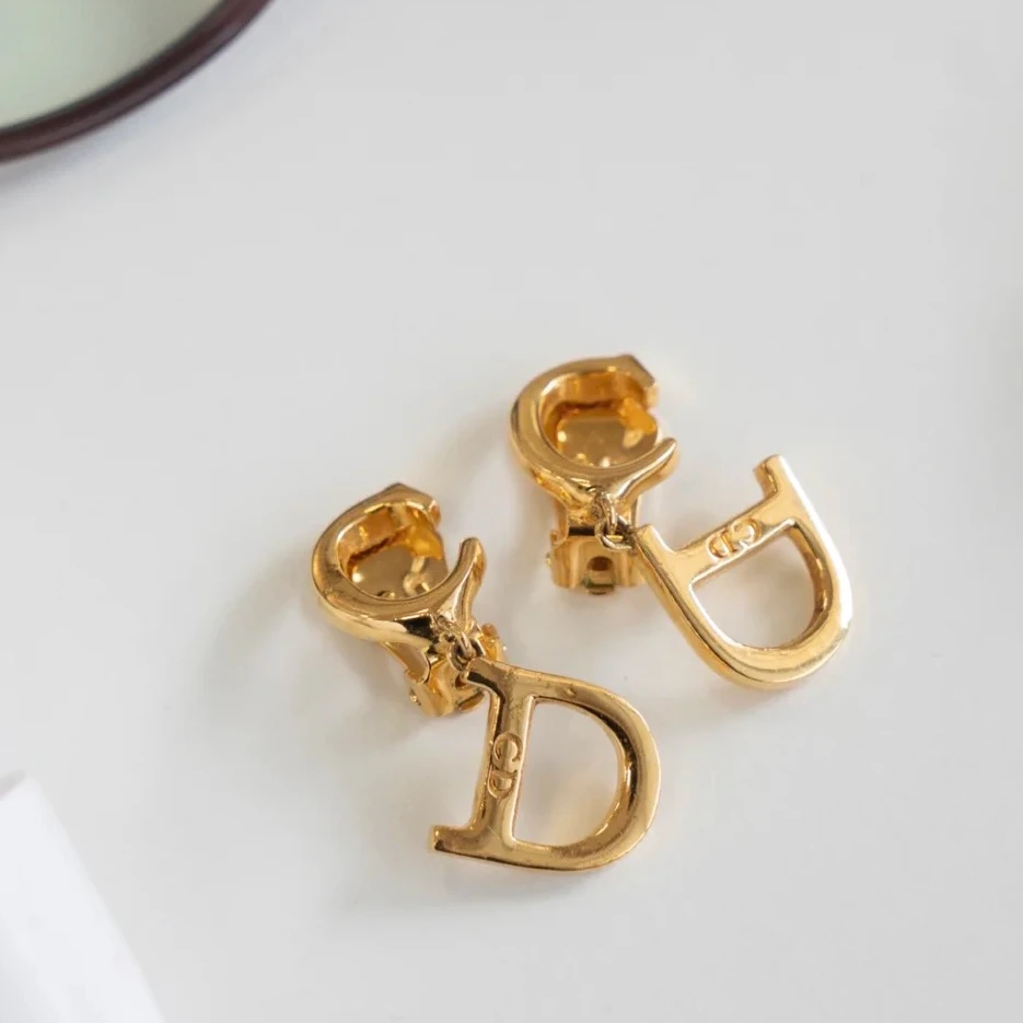 99新 DIOR/迪奥 【33精选】P224829623大D字母款耳夹
