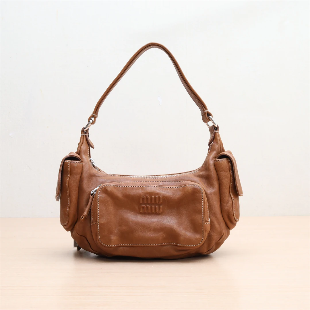 99新 MIU MIU/缪缪 黑黑精选 Hobo机车包 单肩包