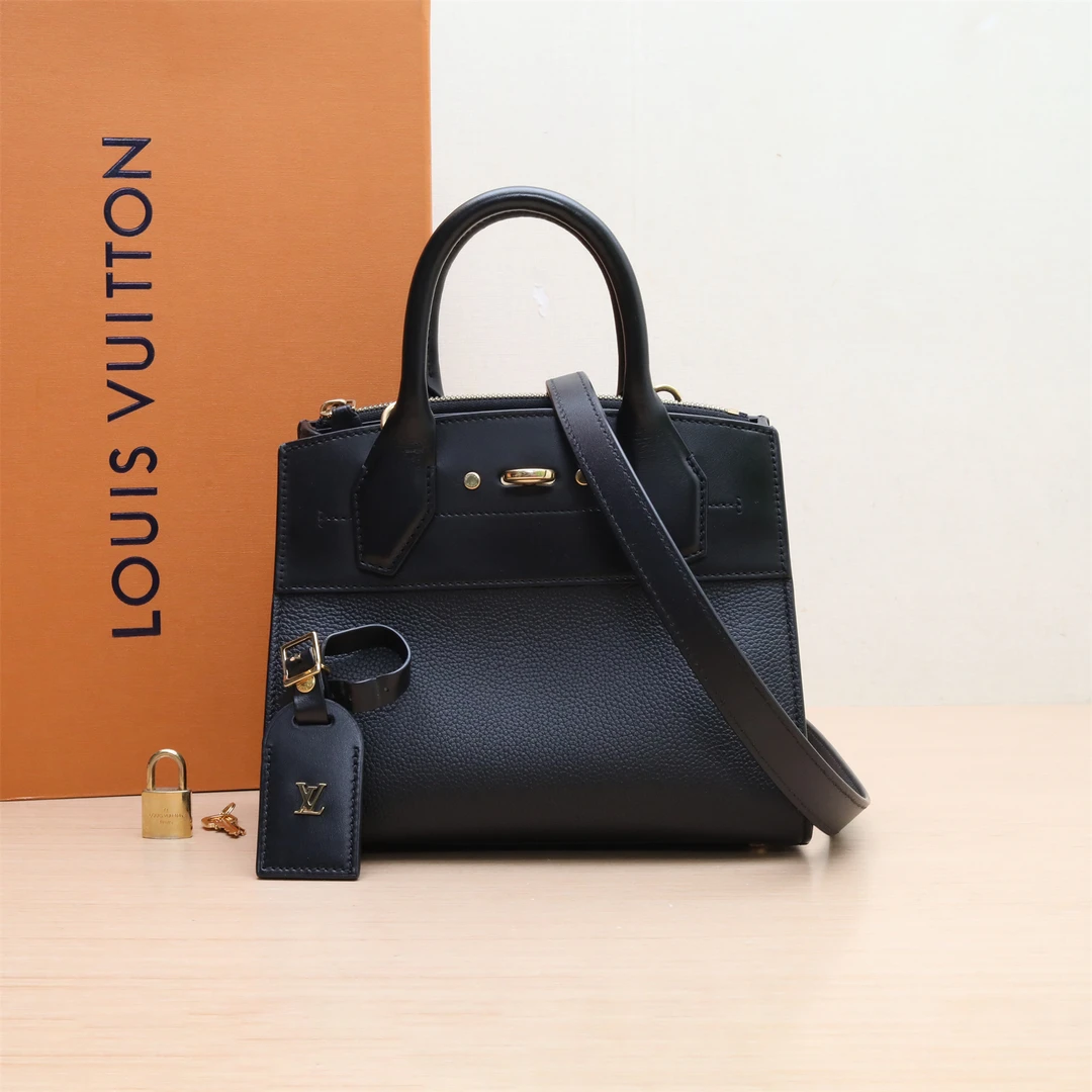 95新 LouisVuitton/路易威登 小花6花 City Steamer 迷你 黑色包