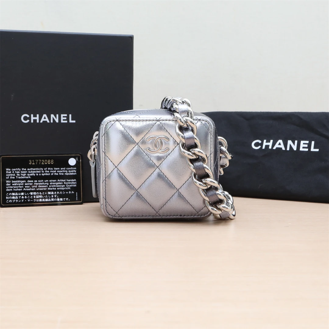 99新 Chanel/香奈儿 活动黑黑 渐变金属 金扣 骰子包 皮革S 31开