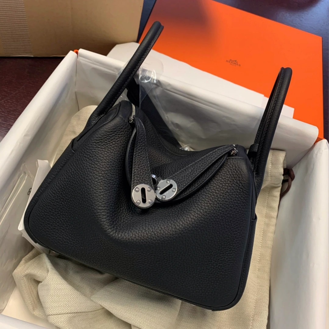 99新 Hermes/爱马仕 小花佳珊 黑色 B刻 银扣包621816