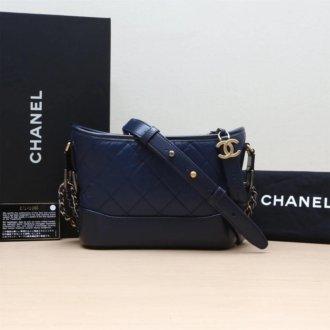 99新 Chanel/香奈儿 小花攀攀流浪包小号 20cm 蓝色 皮革C 27开