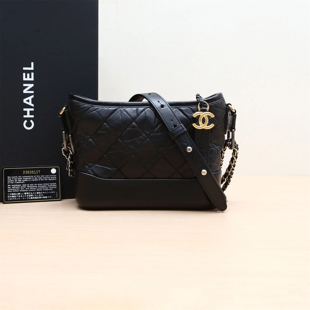 95新 Chanel/香奈儿 小花攀攀流浪包小号 20cm 黑色 皮革C 23开