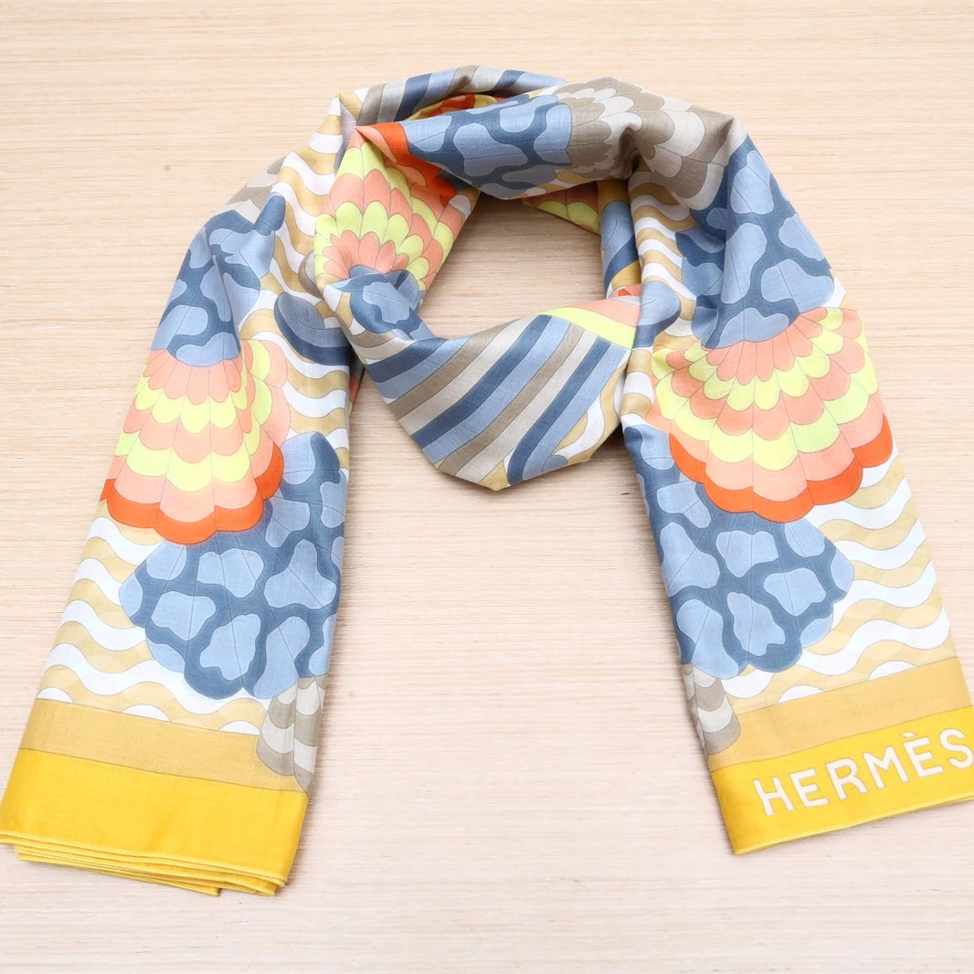 99新 Hermes/爱马仕 小花佳珊P224298001150*180cm 丝巾 印花 棉