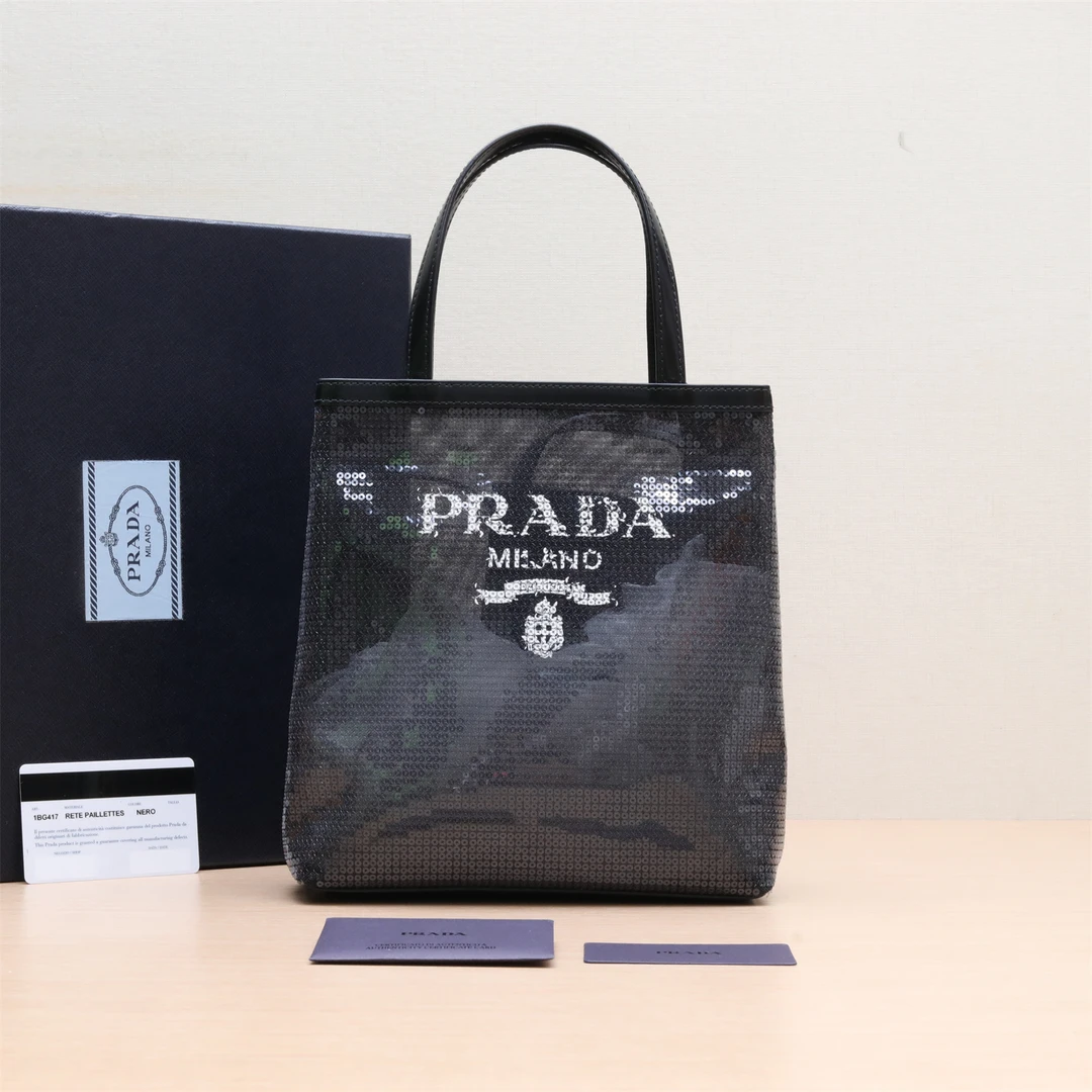99新 Prada/普拉达 小花佳珊P214975602手提包 黑色 珠片