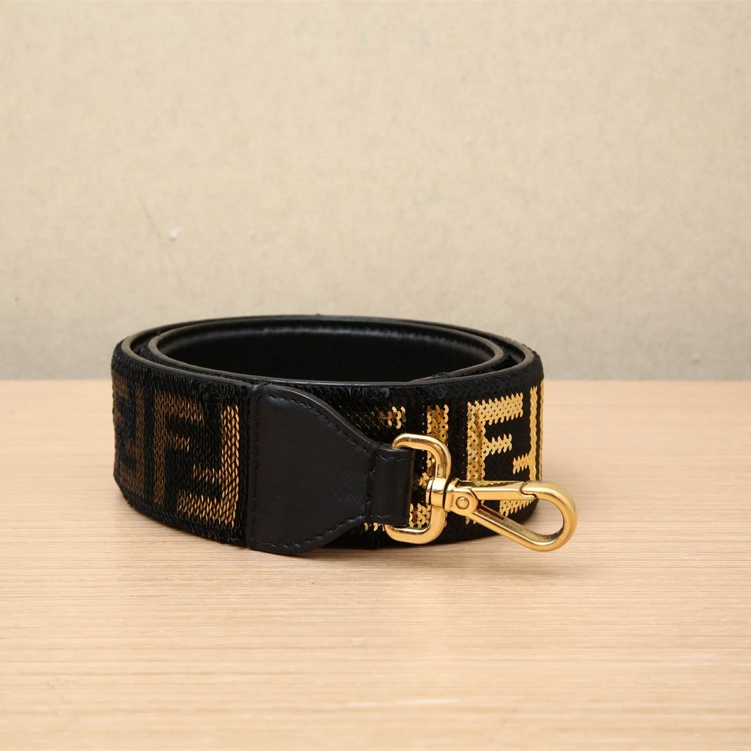 99新 FENDI/芬迪 黑黑精选 P231294624芬迪 宽肩带 黑色