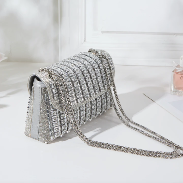 【当日发】钻酒神包单肩斜挎手提包时尚银色镶钻百搭重工链条包yy