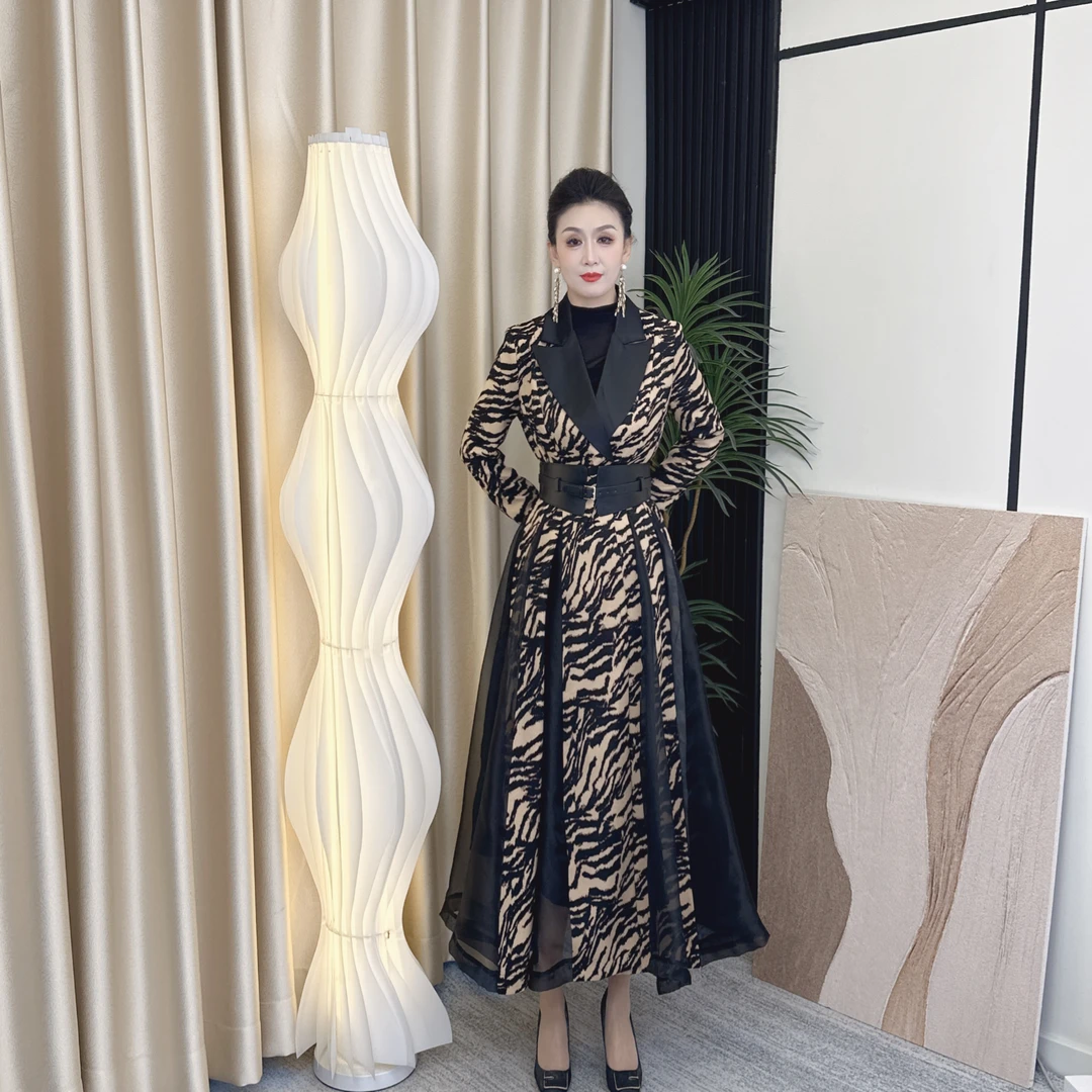 Y827秋季新款黑色拼接长款外套气质时尚小众设计师百搭超显瘦女士